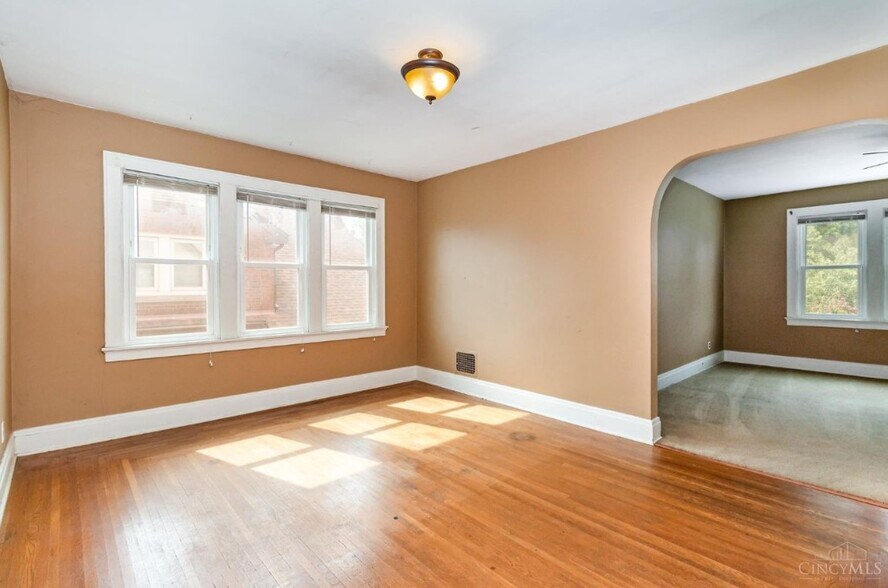 Dinning Room - 3315 Renfro Ave