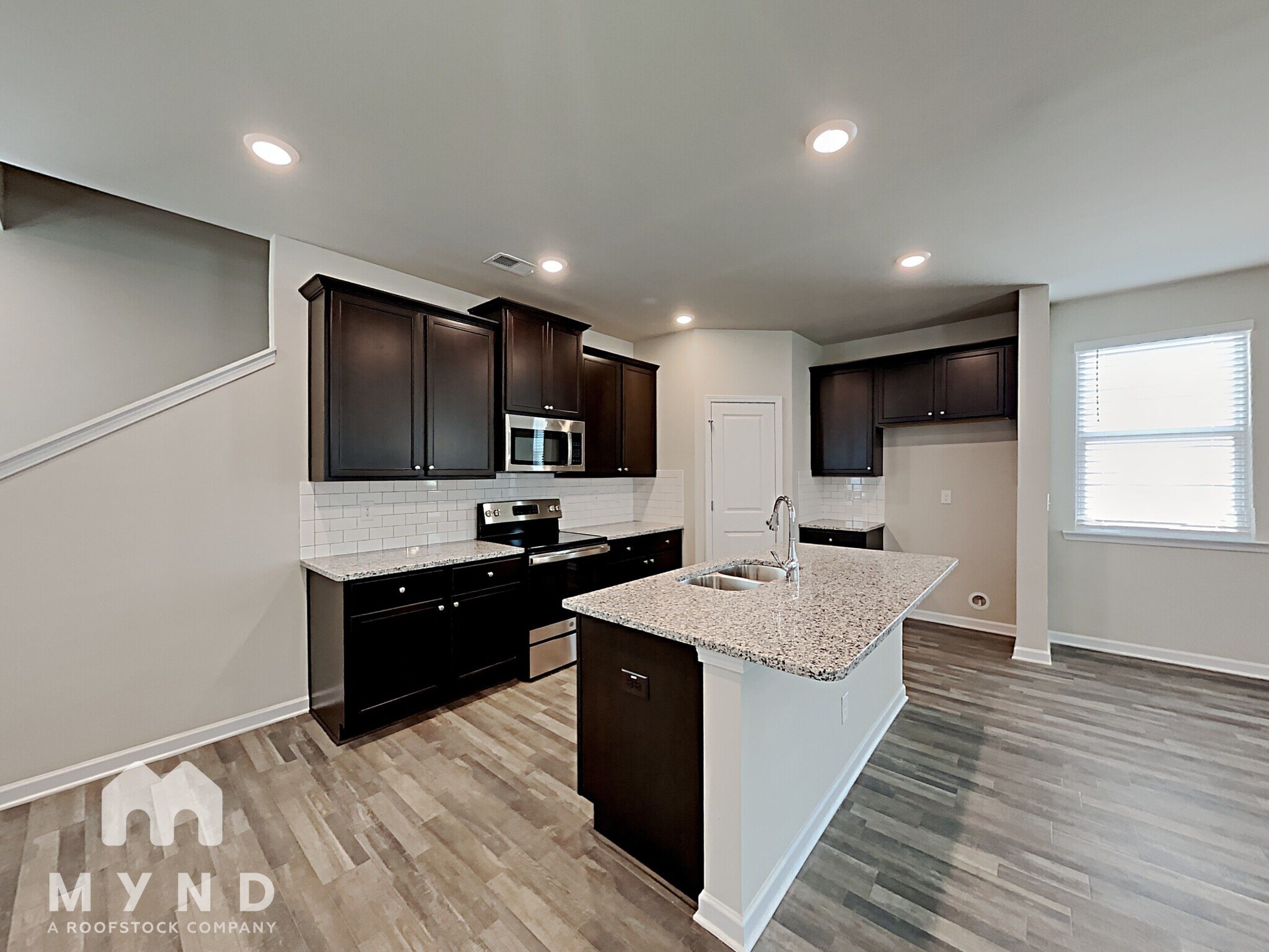 Building Photo - 1306 Sweetbriar Cir