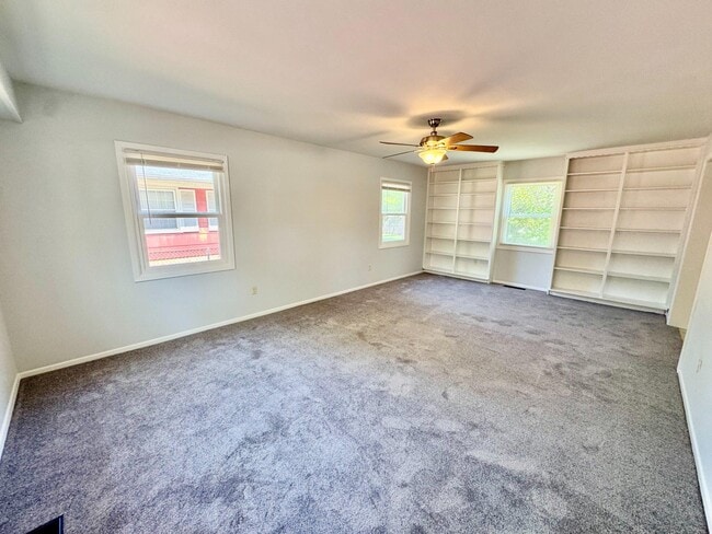 Building Photo - 2911 Tallow Ln