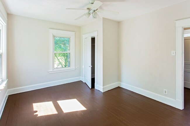 Building Photo - BOND HILL-  3 STORY 3 BEDRM 2 FULL BATH OPEN FLOOR PLAN w GARAGE