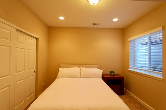 guest bedroom 3 - 3607 S Xenia St