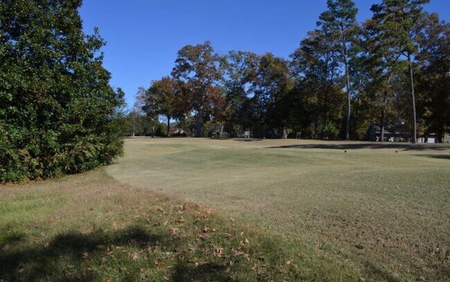 Building Photo - 517 Augusta National Way
