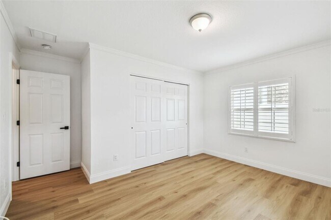 Building Photo - 4802 W Longfellow Ave