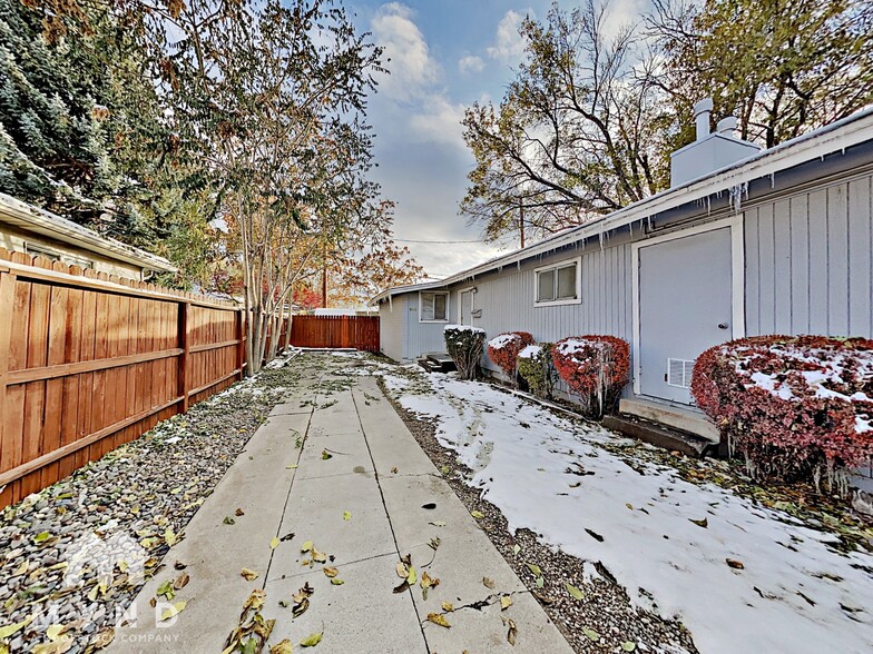 Building Photo - 942 Curti Dr