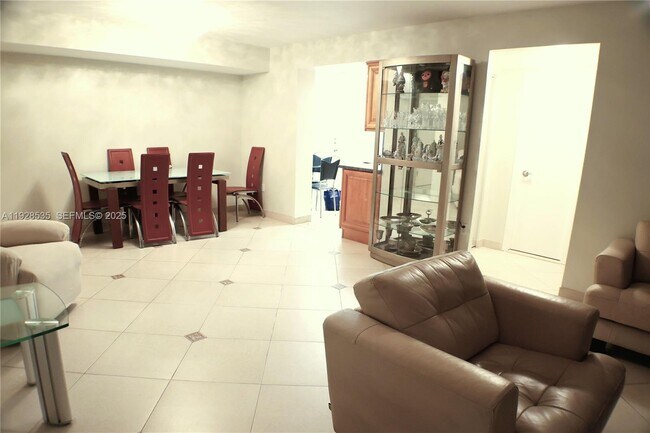 Building Photo - 1833 S Ocean Dr