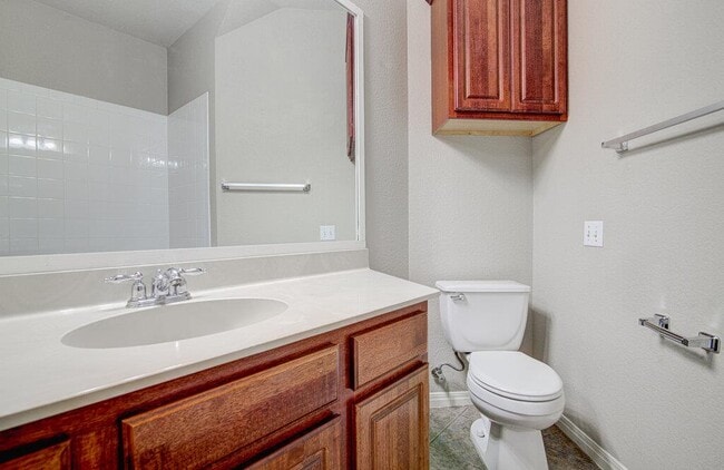 Building Photo - 1702 Singleton Ave