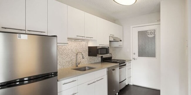 Building Photo - 2037 Walnut St