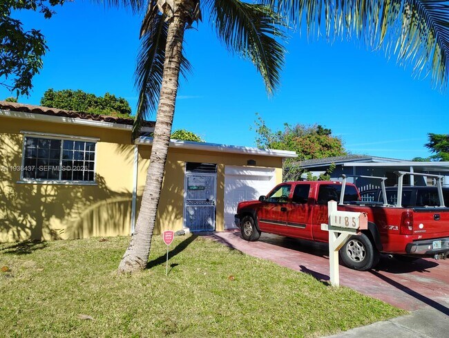 Building Photo - 1185 NW 134th St