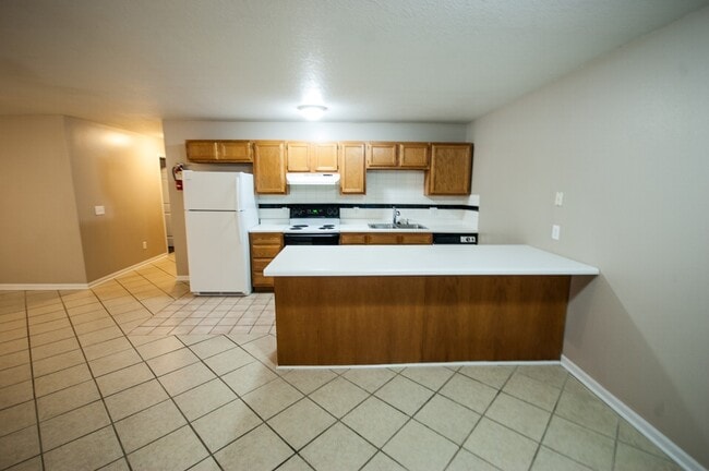 Building Photo - 101-103 South Plum