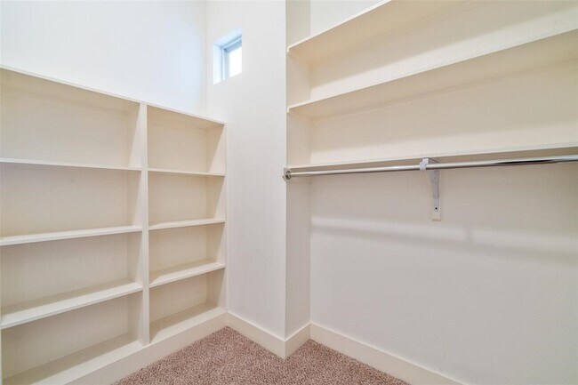 Building Photo - 194 Harvard St