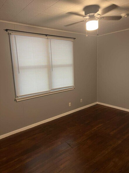 Building Photo - 3895 Quincy Ave