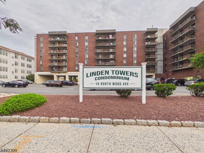 Building Photo - 10 N Wood Ave
