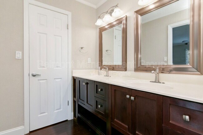 Building Photo - 1096 Azalea Ln