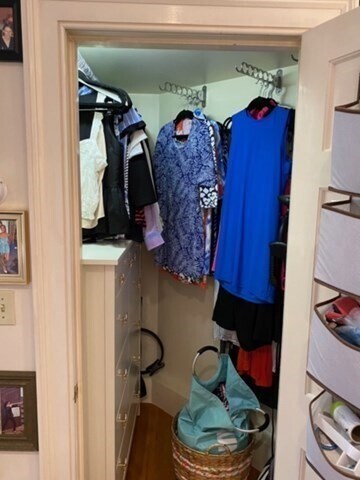 Building Photo - 29 Anderson St