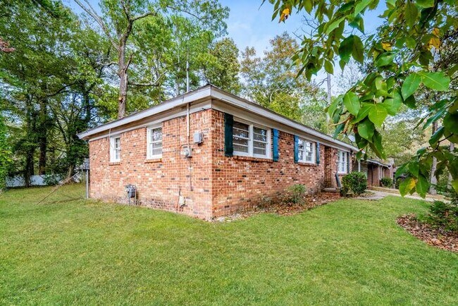 Building Photo - $1250! 3Bed/1Bath in Center Point! Available now! Free Application BLACK FRIDAY DEAL Ends 11/29!