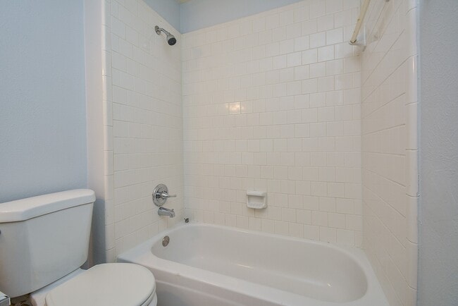 Building Photo - 1319 Irish Mist Ct