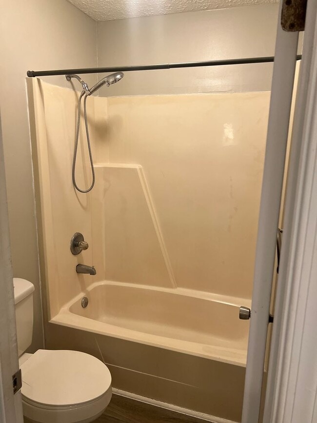 Building Photo - 365 Deputy Ln