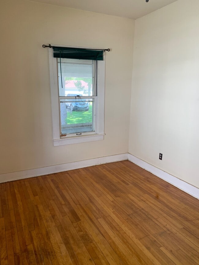 Building Photo - 714 Niagara St