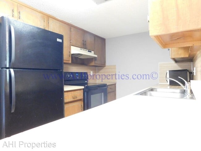 Building Photo - 3 br, 1.5 bath House - 2540 Hampstead Drive