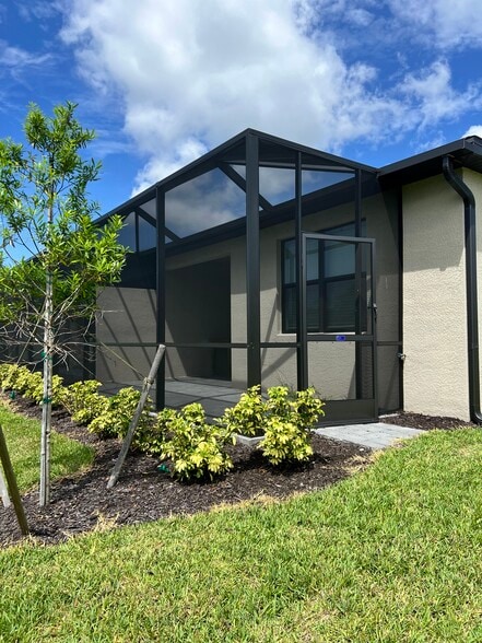 Building Photo - 2104 Bonito Way