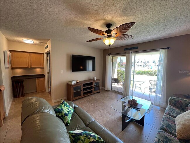 Building Photo - 6100 Bahia Del Mar Cir