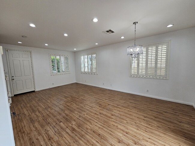 Building Photo - 13808 Utica St