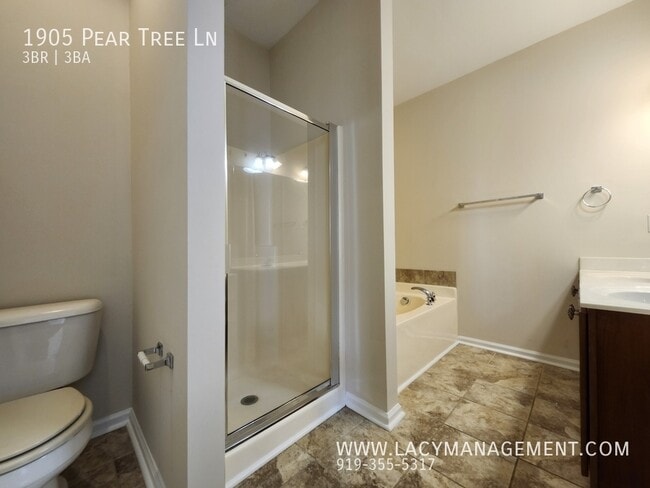 Building Photo - 1905 Pear Tree Ln