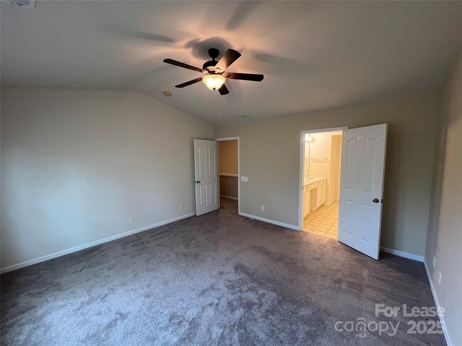 Building Photo - 10010 Blakeney Preserve Dr