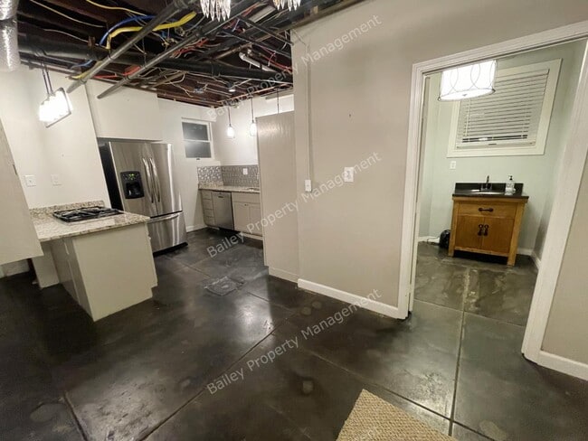 Building Photo - 1458 Cherokee Rd