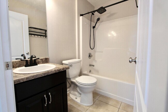 Building Photo - 3151 Forrest Ave