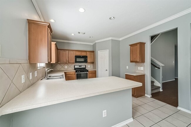 Building Photo - 8726 Old Maple Ln