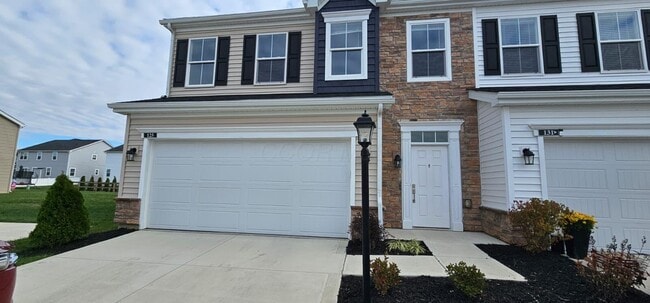 Primary Photo - 125 Lenell Lp