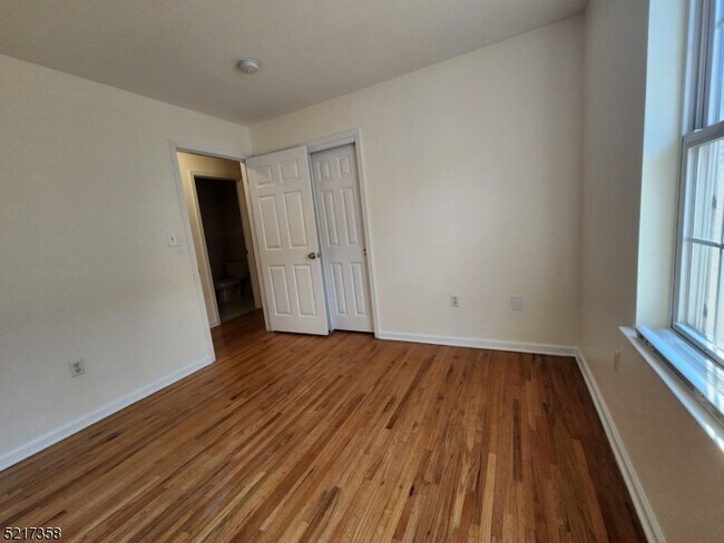 Building Photo - 328 Magnolia Ave