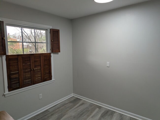 Building Photo - 719 Whitcomb St