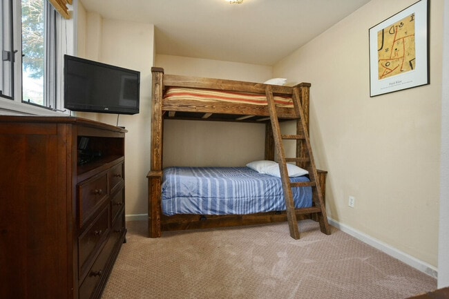 Building Photo - 2755 Waterstone Ln