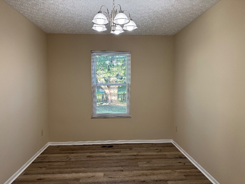 Building Photo - 7726 Farmsbury Dr