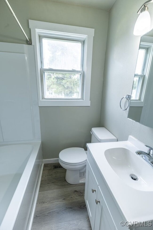 Building Photo - Newly Renovated 4-Bedroom Home in Town of Blackstone!