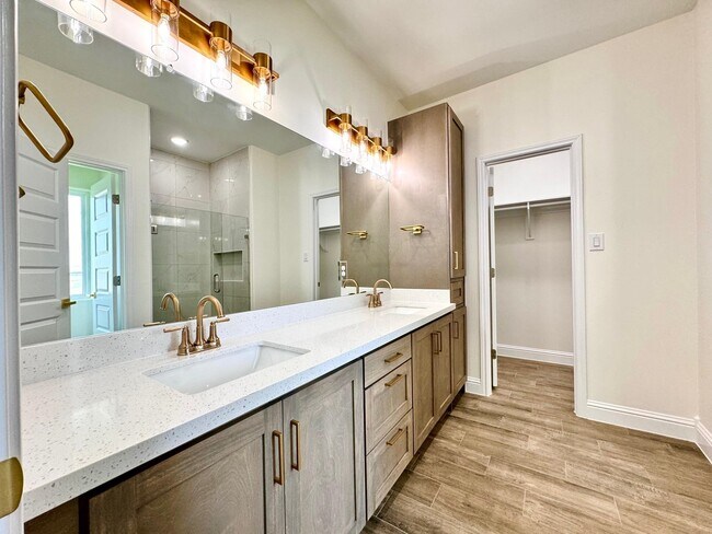 Building Photo - 1405 Eagles Ln