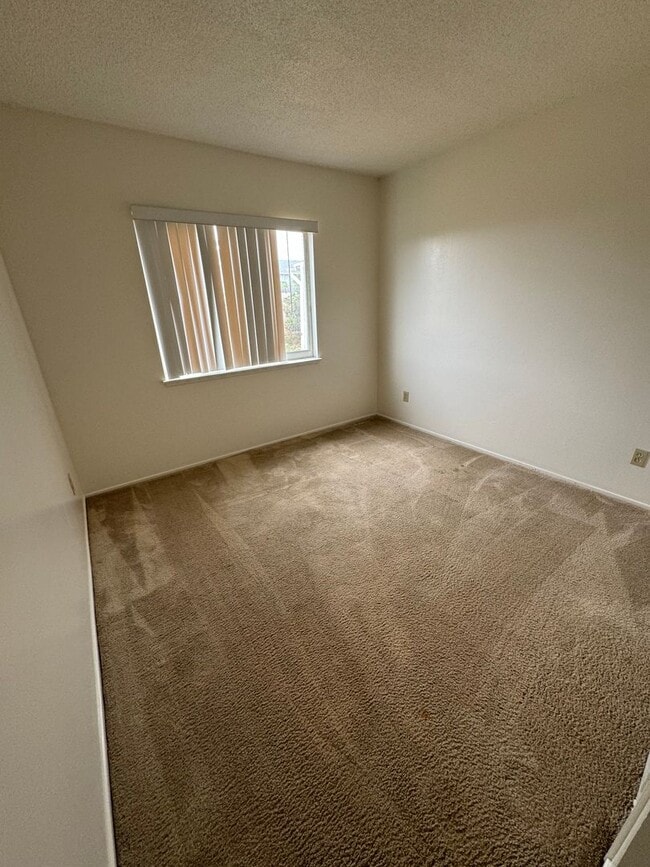 Building Photo - 3 Bedroom House on Tolowa Street