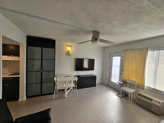 Building Photo - 3501 Boardwalk