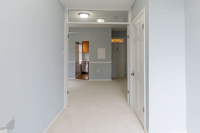 Building Photo - Terrific Two Bedroom Gem in Georgetown! Pa...
