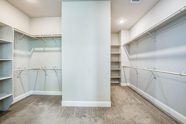 Building Photo - Stunning Granville Home in Copper River Canvas Gated Community!