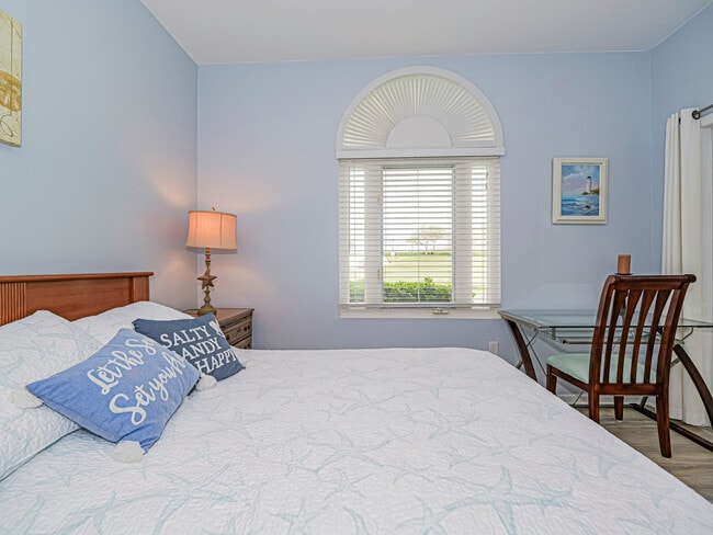 Building Photo - 5075 Harmony Cir