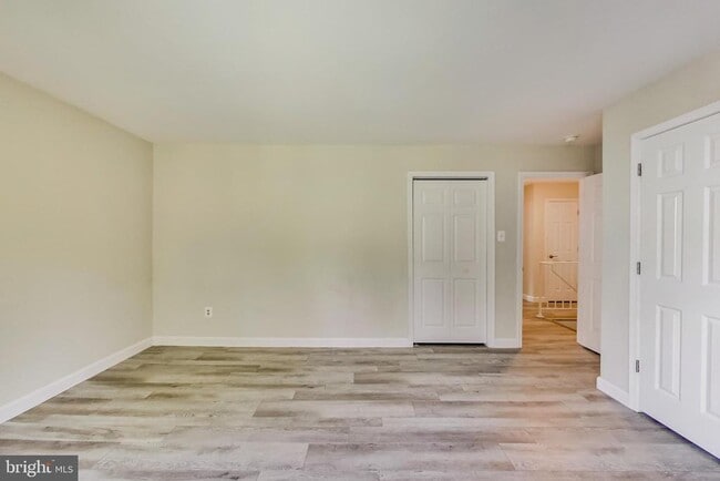 Building Photo - 12004 Montrose Village Terrace