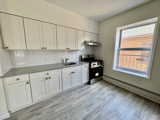 Building Photo - 404 Stegman Pkwy