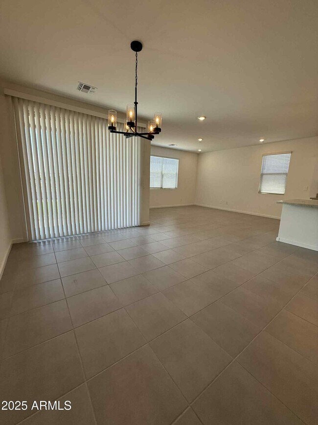 Building Photo - 15995 W Honeysuckle Dr