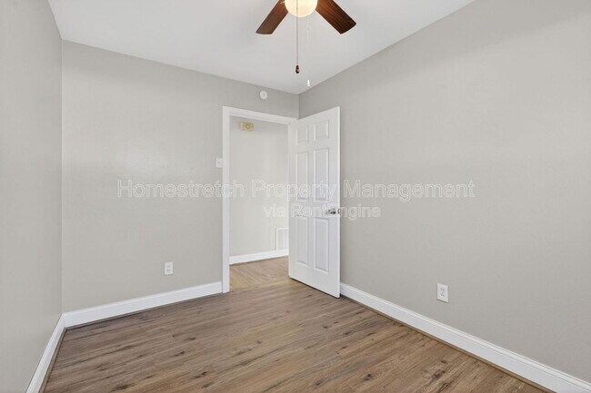 Building Photo - 1700 Kay Dr