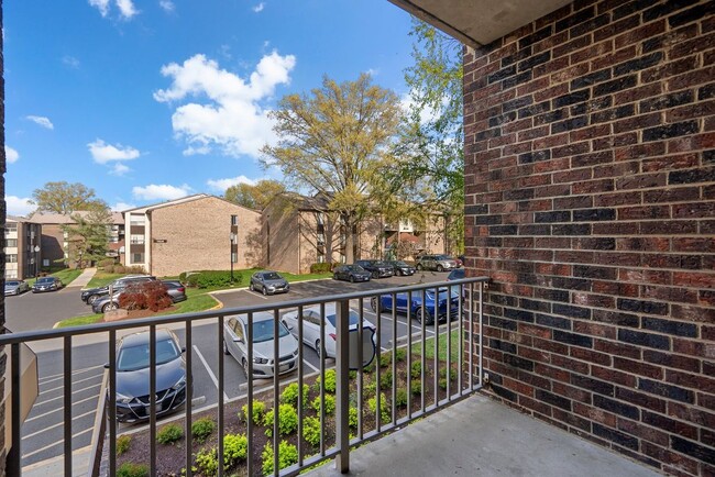 Building Photo - 7812 Hanover Pkwy