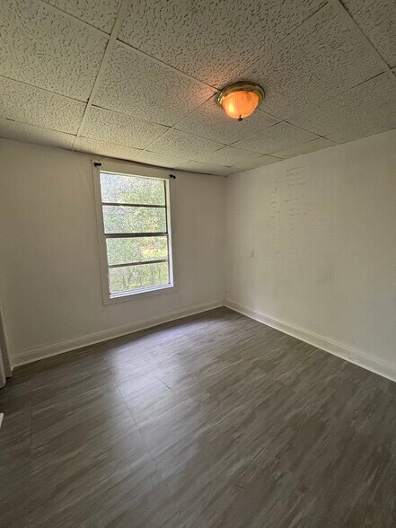 Building Photo - 8410 N Elmer St