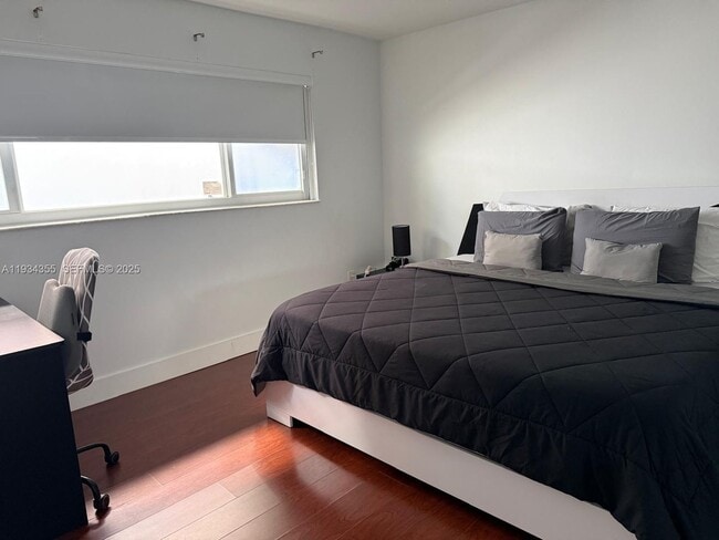 Building Photo - 2430 SW 22nd Terrace